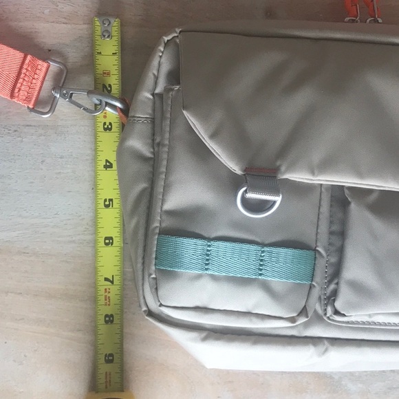 Free People Movement Mission Doughnut Bag 3.5L - Picture 10 of 13